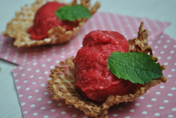 málnafagyi tönkölykosárkában