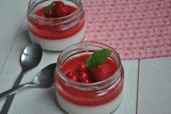 málnás panna cotta