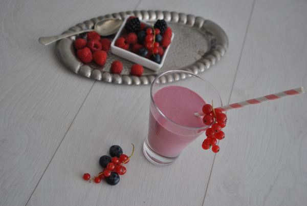 piros bogyós leves koktél